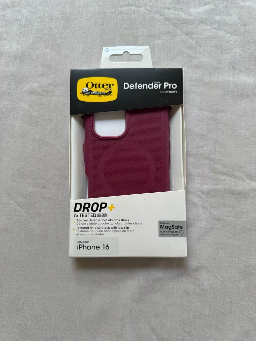 OtterBox Defender Pro MagSafe iPhone 16 Case - Berry Plum